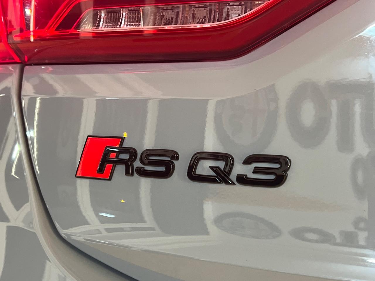 Audi Q3 RS quattro S tronic