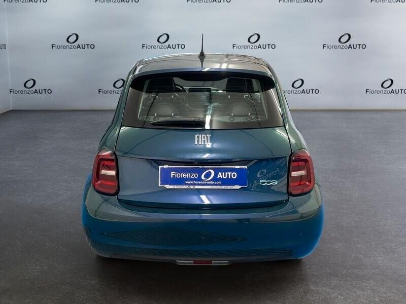 Fiat 500 500e Berlina 42 kWh La Prima
