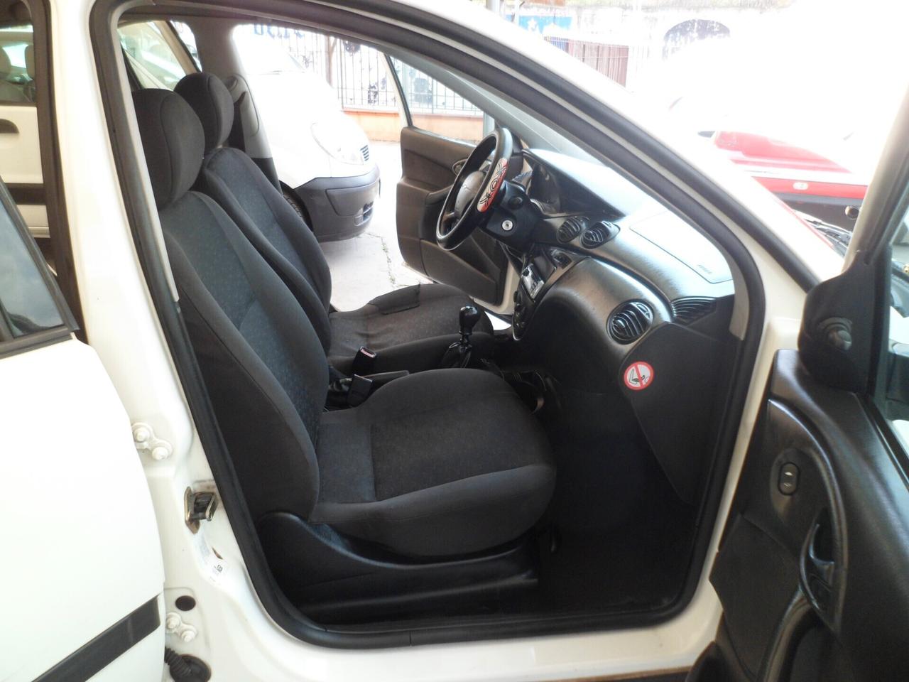 Ford Focus 1.8 TDCi 5p gancio traino full 00
