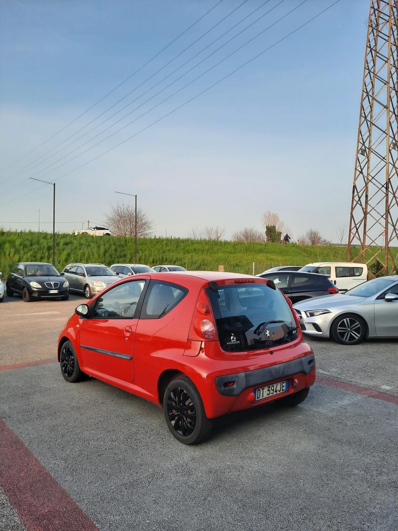 Peugeot 107 1.0 68 CV Ok neopatentati