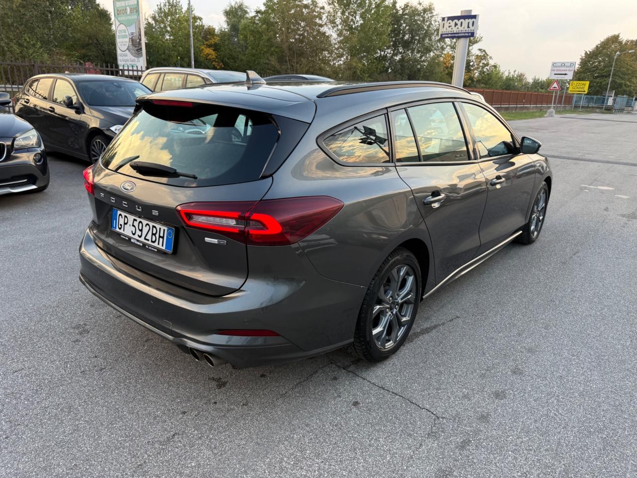 Ford Focus 1.0 EcoBoost Hybrid 125CV Powershift SW ST-Line Design