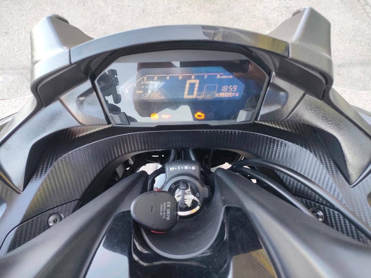 Honda Integra 750 S