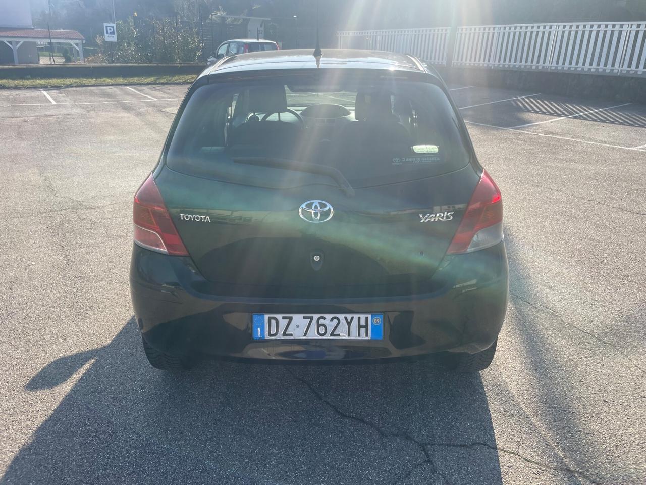 Toyota Yaris 1.0 5 porte per neopatentati