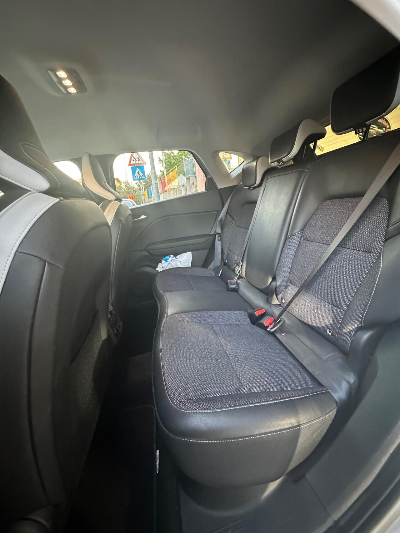 Renault Captur Full Hybrid E-Tech 145 CV Zen