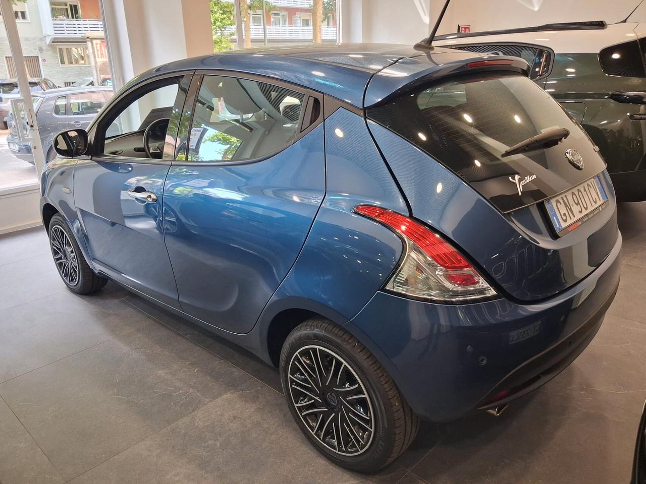 Lancia Ypsilon 1.0 FireFly 5 porte S&S Hybrid Gold