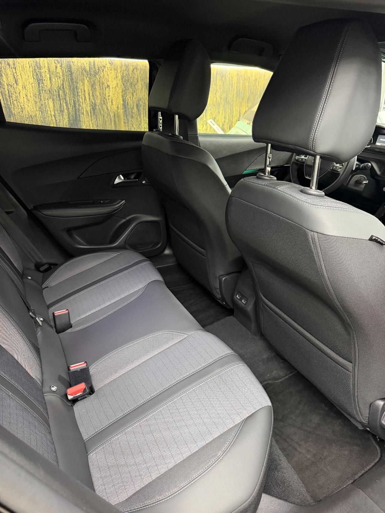 Peugeot 2008 PureTech 130 S&S EAT8 Allure