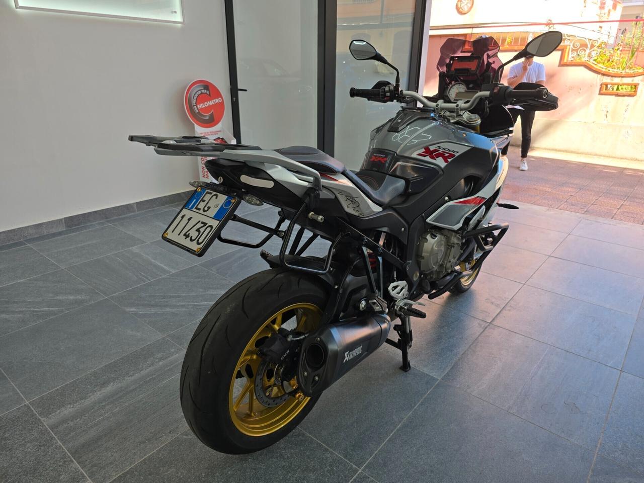 Bmw S1000XR Akrapovic 2016 Tua a 140€/MESE