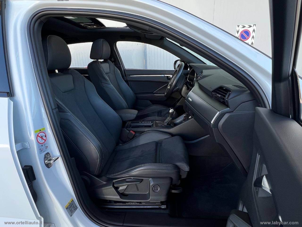 AUDI Q3 SPB 40 TDI quattro S tr. Ident. Black