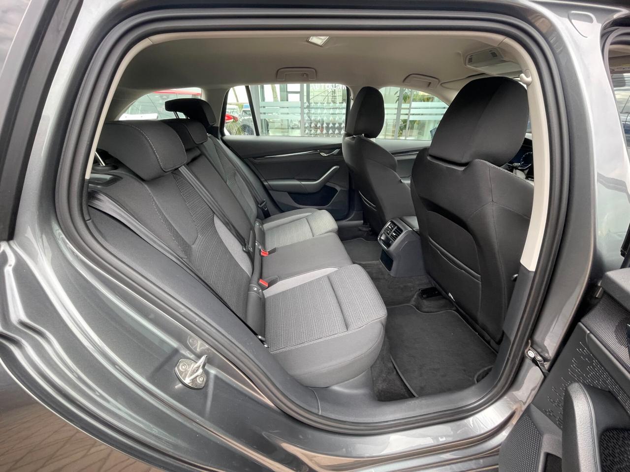 Skoda Octavia 2.0 TDI EVO SCR 150 CV DSG Wagon Executive