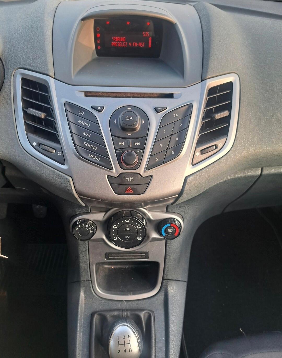 Ford Fiesta 1.4 TDCi 68CV 3 porte Titanium