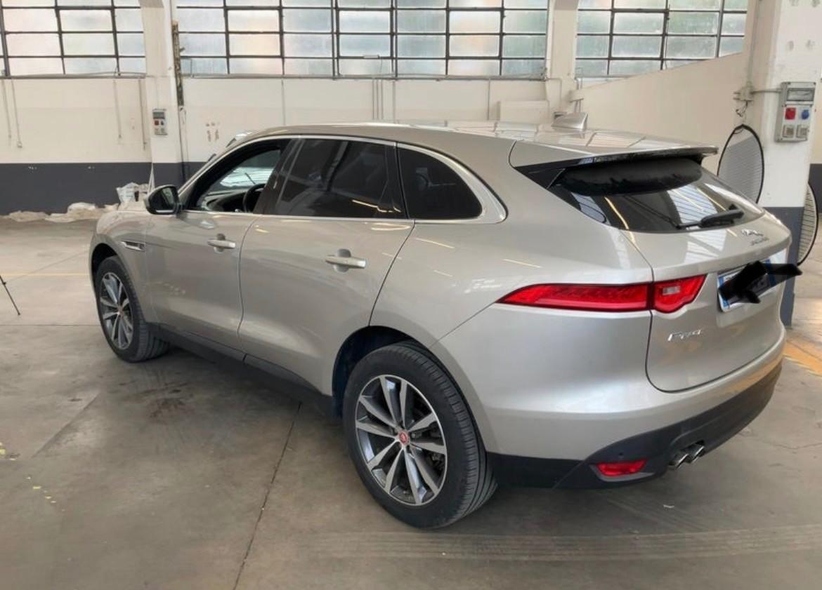 Jaguar F-Pace 2.0 D 180 CV AWD Prestige Catena fatta in Jaguar