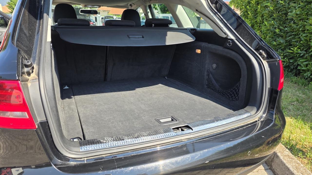 Audi A4 2.0 TDI 143CV EURO 5 OK NEOPATENTATI