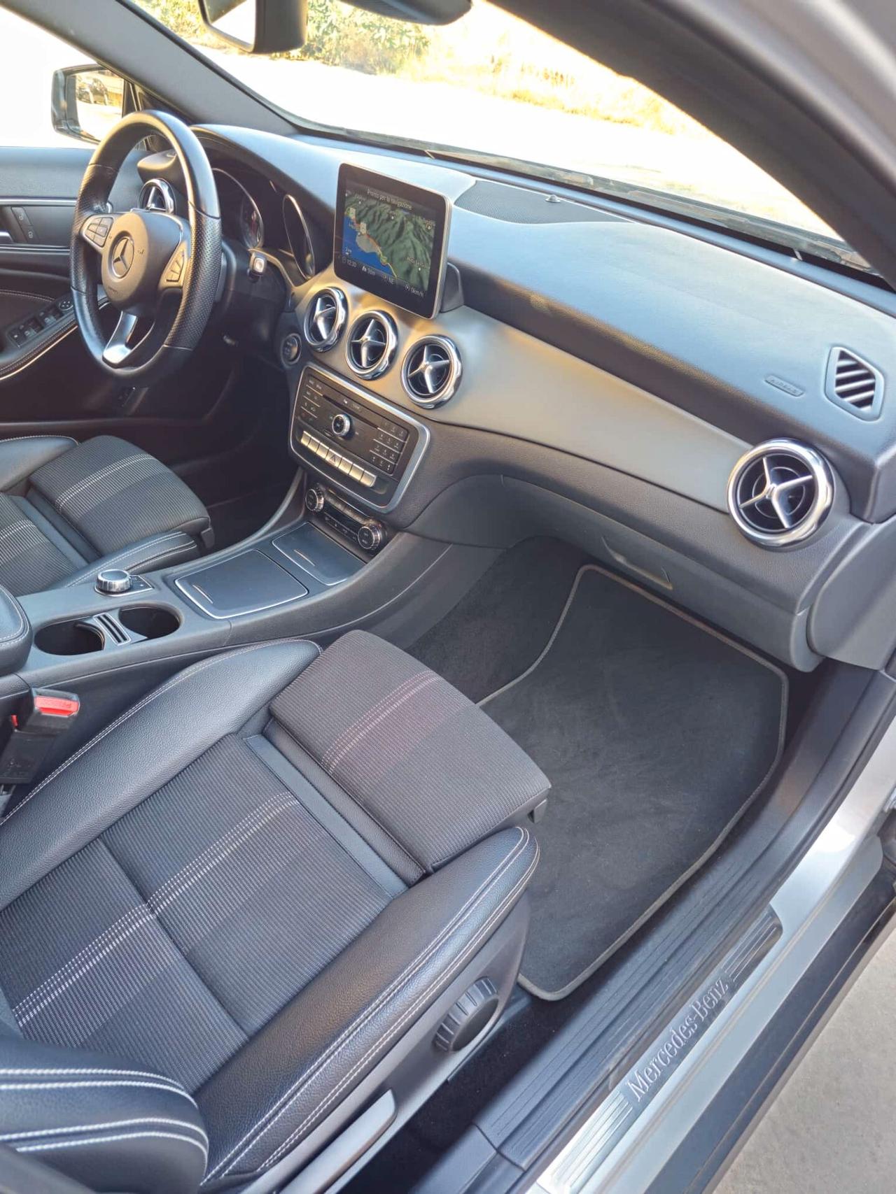 Mercedes-benz GLA 200 d Automatic 4Matic Premium