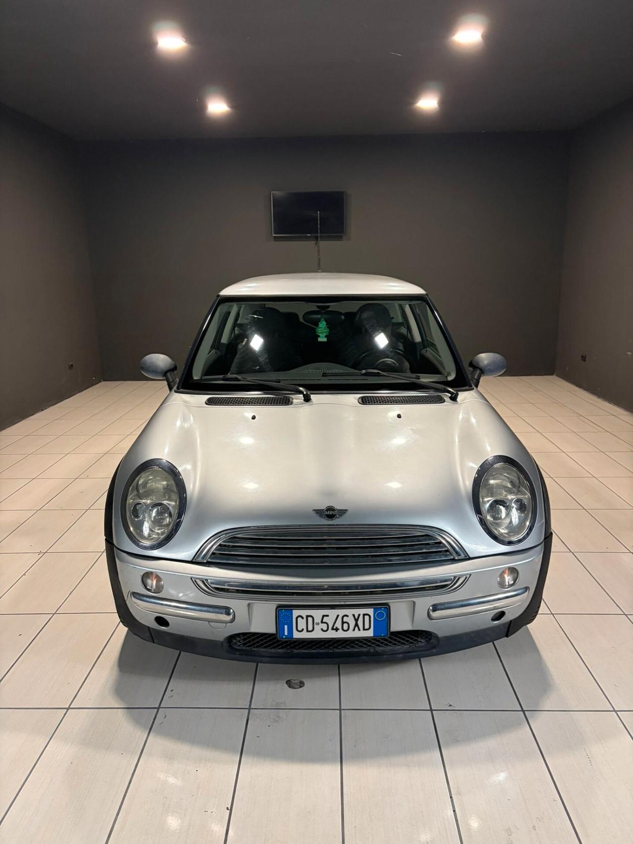 MINI COOPER DEL 2003 BENZINA 130.000 KM