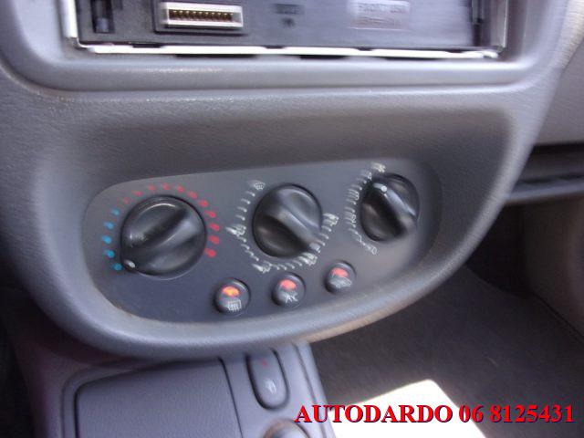 RENAULT Clio 1.1i cat 3 porte UP Aria