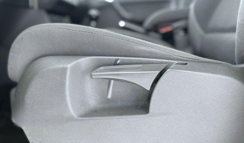 Volkswagen Touran Touran 1.6 TDI DPF Comfortline BMT ** 7 POSTI ** ** OFFERTA RISERVATA SOLO PER OPERATORI DEL SETTORE