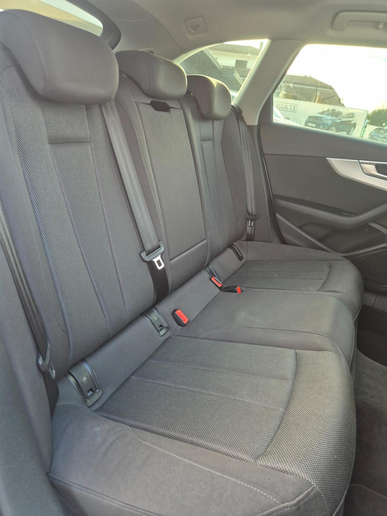 Audi A4 2.0 TDI 150 CV ultra S tronic Sport