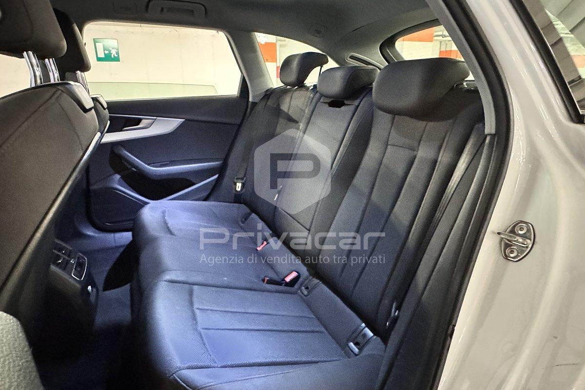 AUDI A4 Avant 35 TFSI S tronic Business Advanced