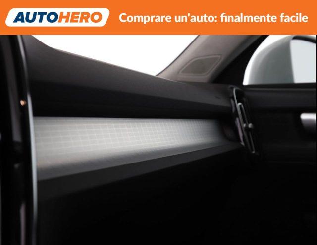 VOLVO XC40 T3 Momentum Pro