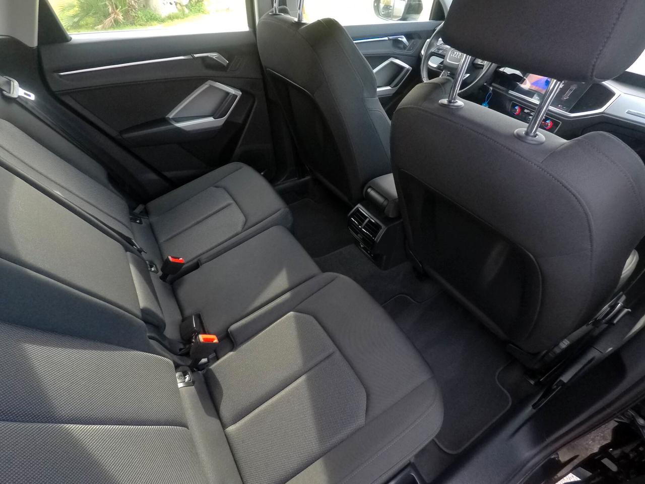 Audi Q3 35 TDI S tronic Business Advanced