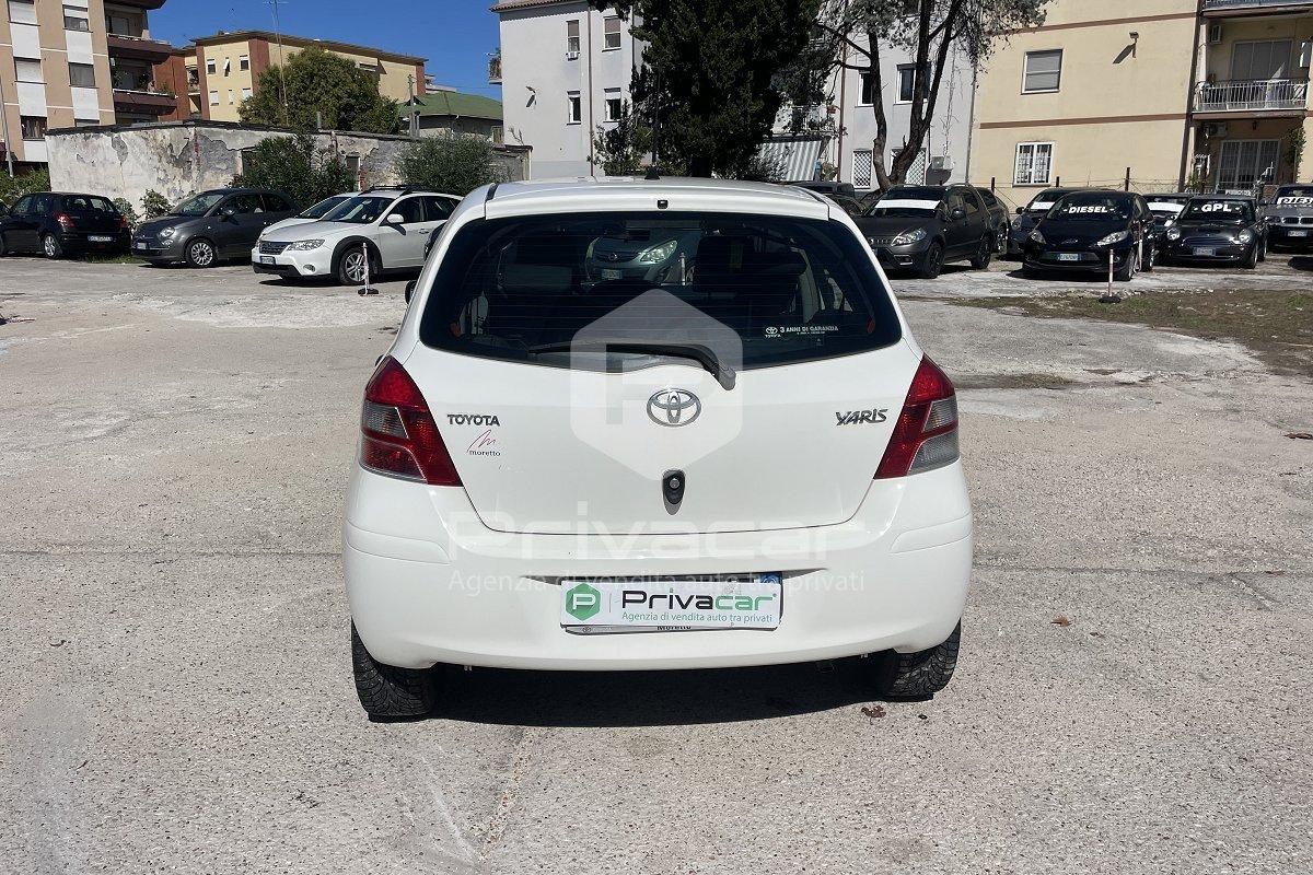 TOYOTA Yaris 1.0 5 porte Now