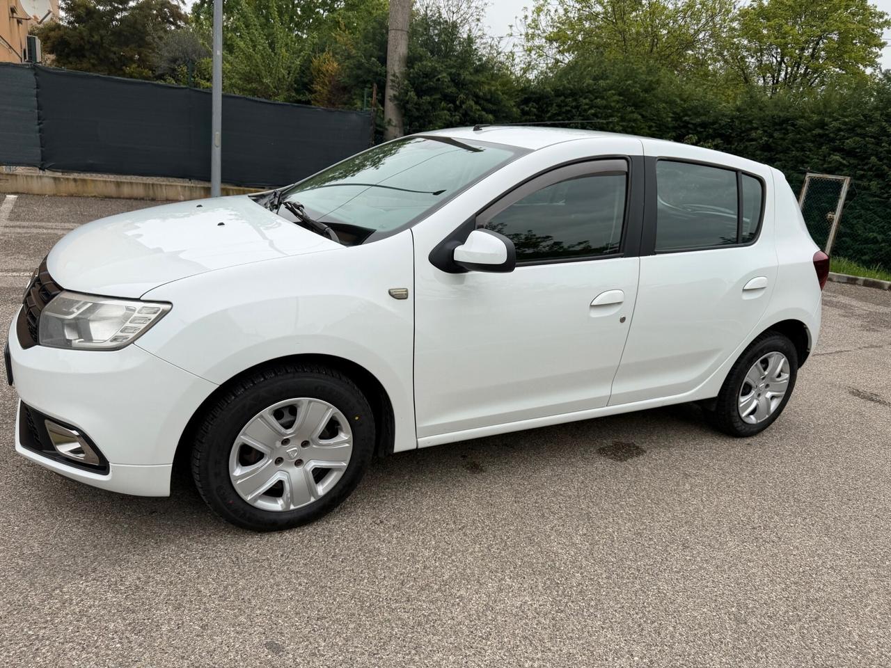 Dacia Sandero 0.9 tce Gpl - NEOPATENTATI - NAV. - 12 MESI DI GARANZIA -