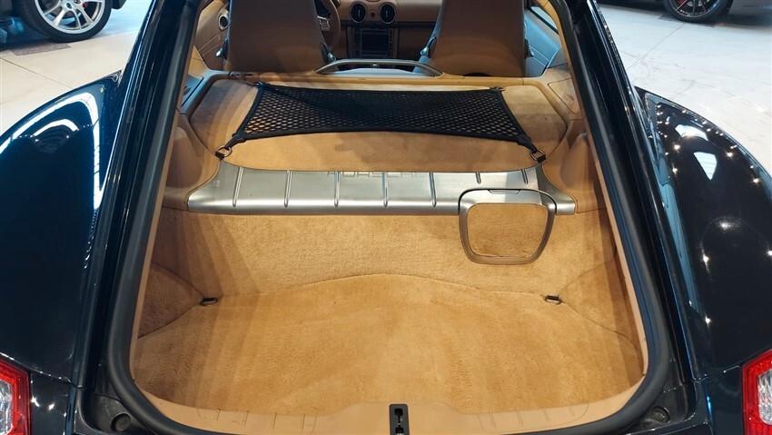 Porsche Cayman 2.7