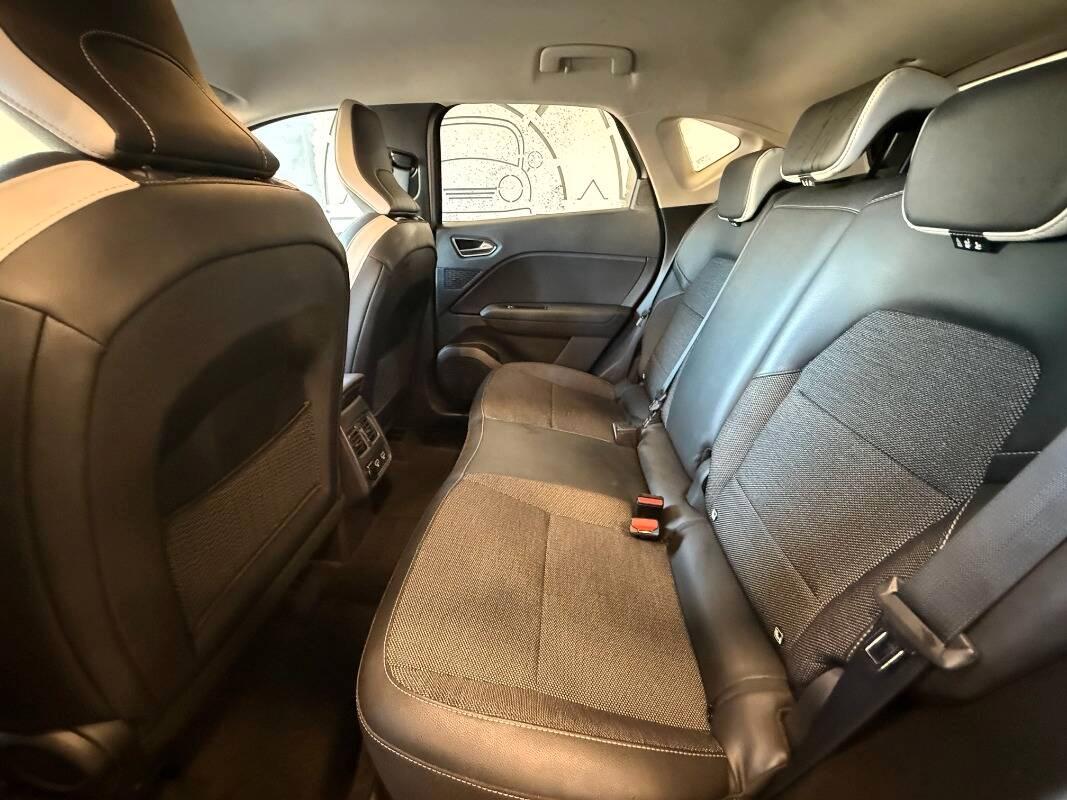 Renault Captur 1.6 E-Tech hybrid Intens 145cv auto