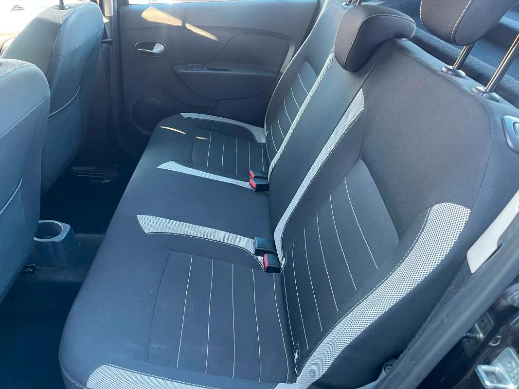 Hyundai i20 1.2 mpi Connectline Retrocamera LED