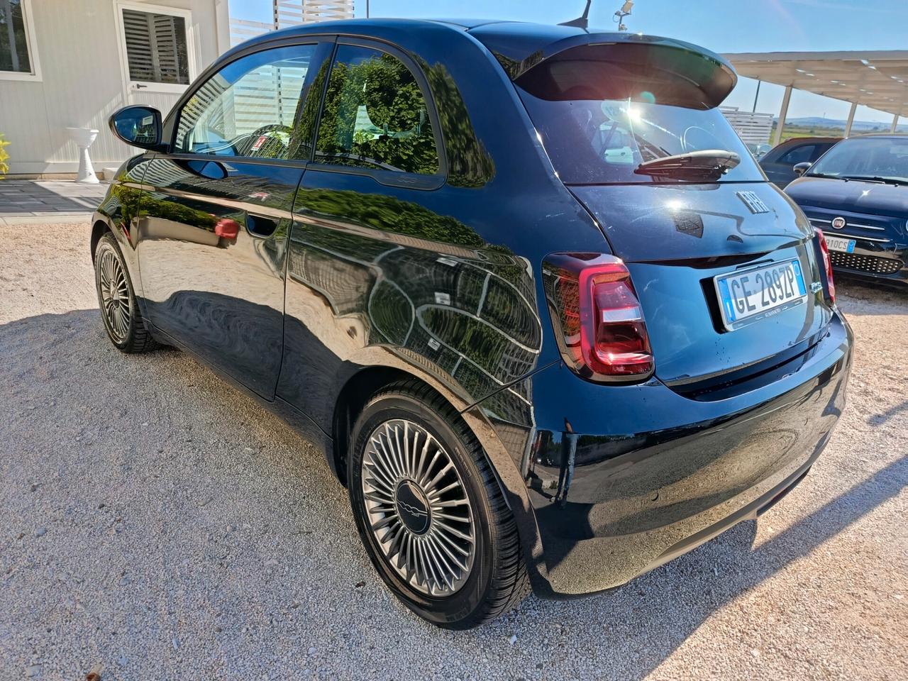Fiat 500 500e Berlina 42 kWh Passion
