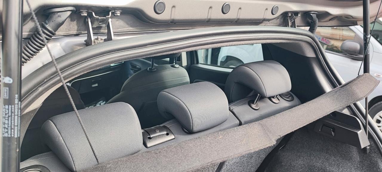 Ypsilon Gold con ricarica Cell e retrocamera 2023