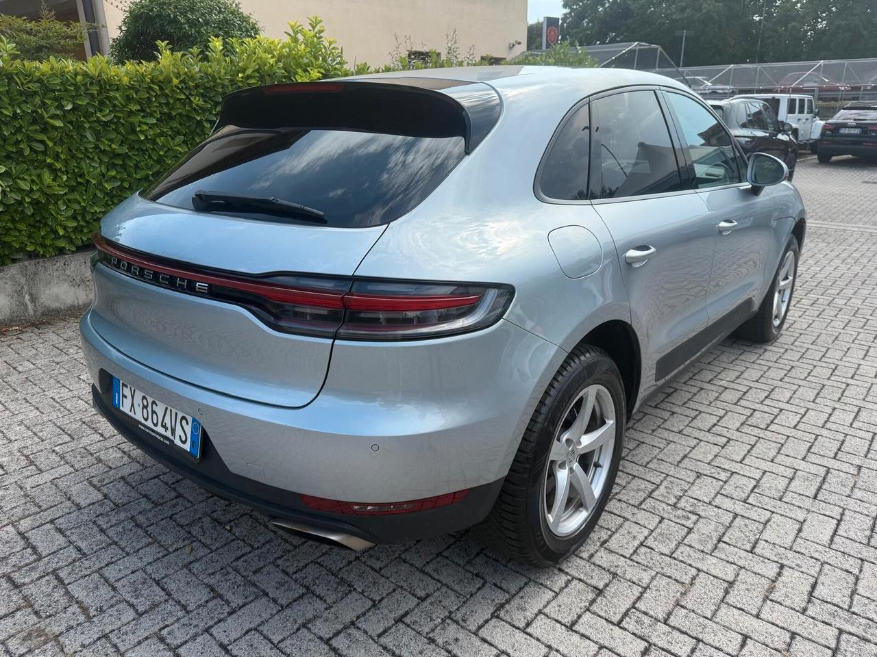 Porsche Macan 2.0 Book service Porsche