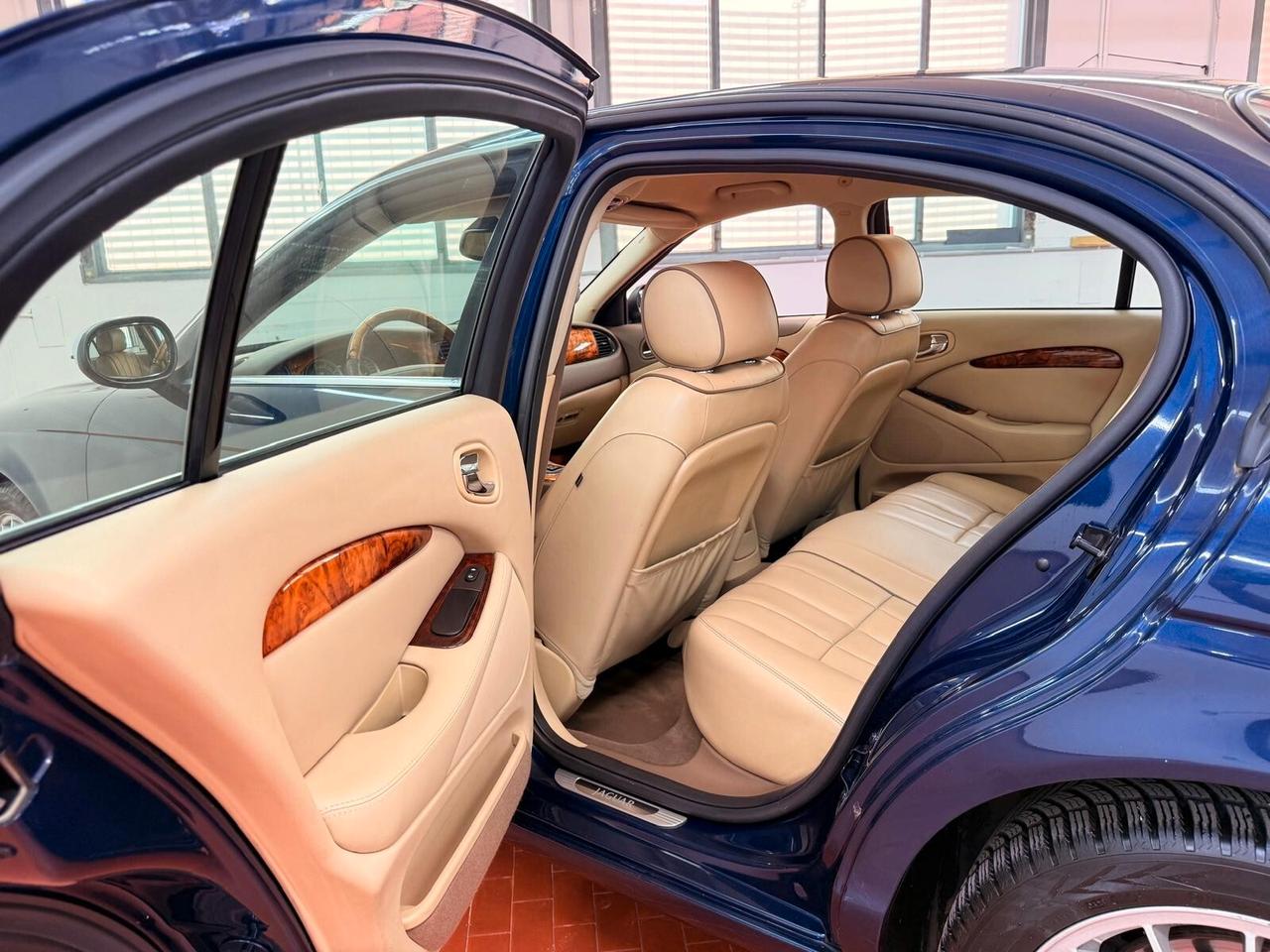 Jaguar S-Type 2.7 diesel V6 Executive Luxury