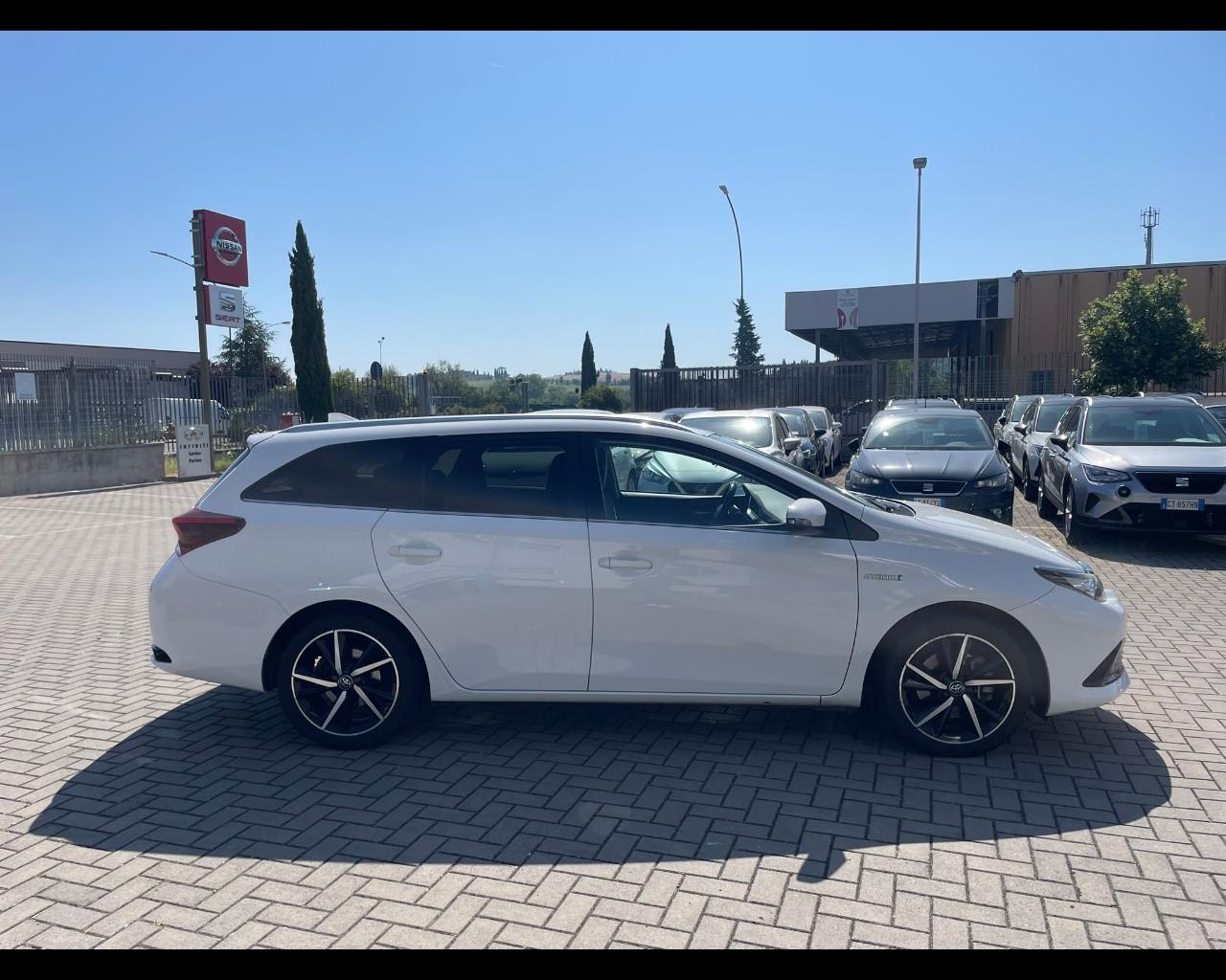 TOYOTA Auris Touring Sports 1.8h Lounge cvt my17