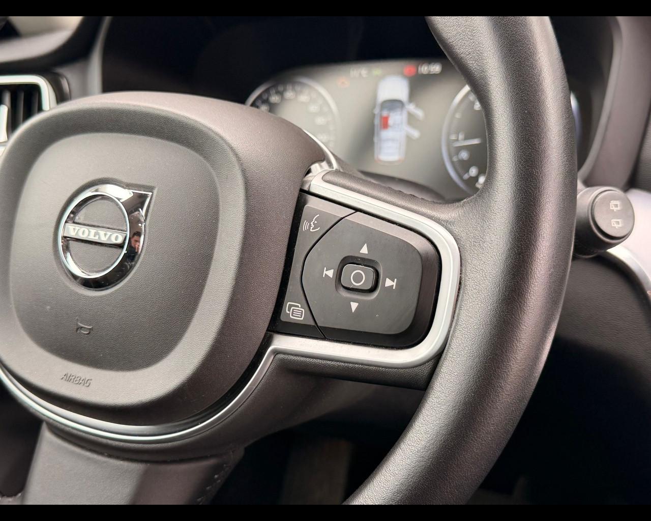 VOLVO V60 2.0 D3 MOMENTUM AUTO