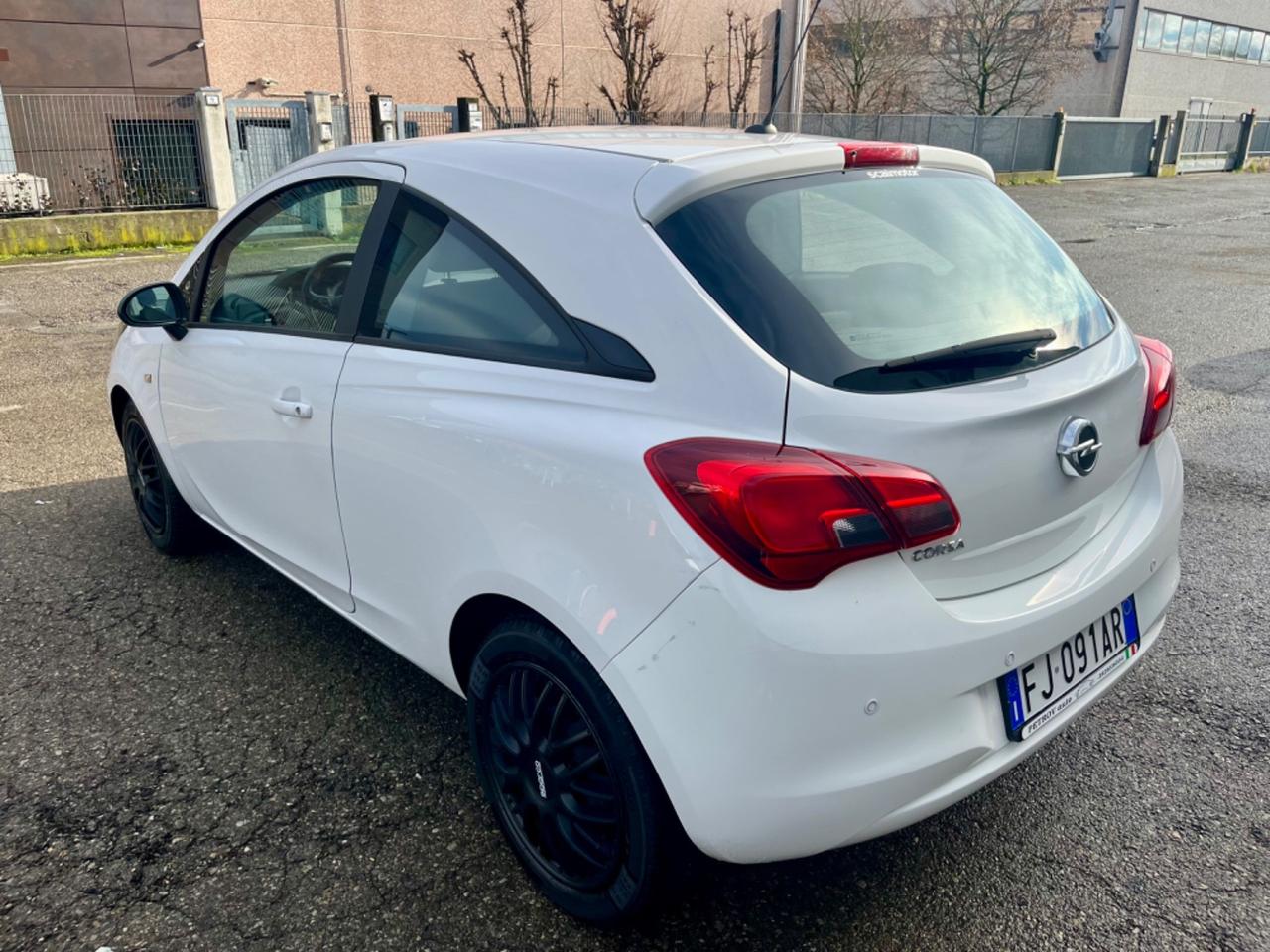 Opel Corsa 1.4GPL 122.000km 2017 per neopatentati