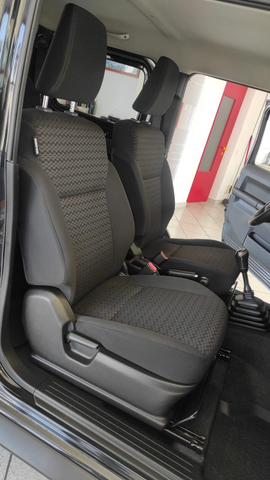 SUZUKI JIMNY 1.5 BENZINA 102CV 4 POSTI GANCIO TRAINO