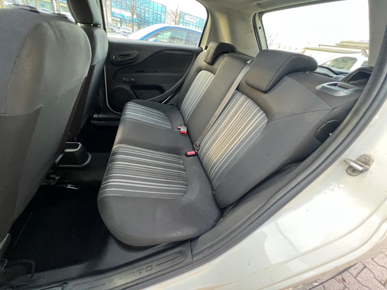 Fiat Punto 1.4 benzmetano ok Neopatentati