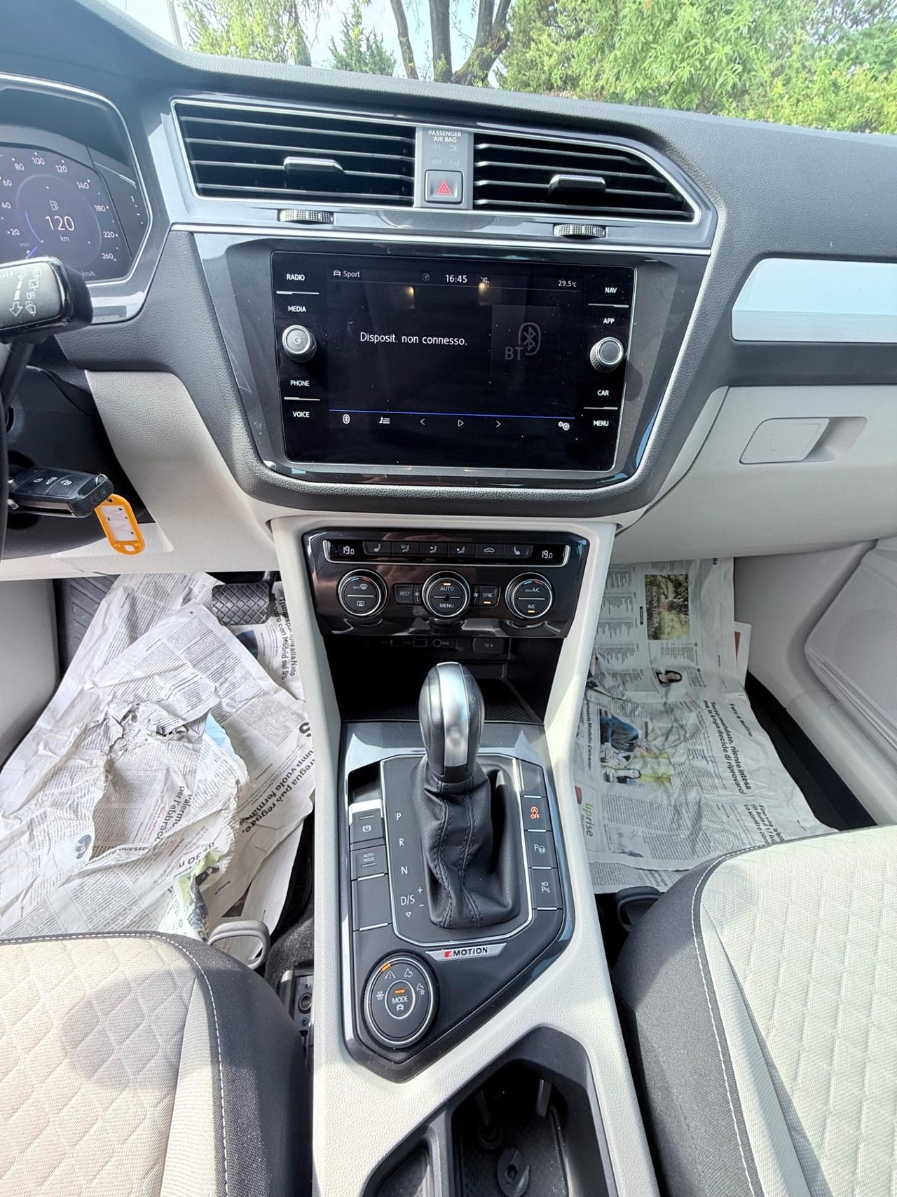 Volkswagen Tiguan 2.0 TDI SCR DSG 4MOTION Business BMT