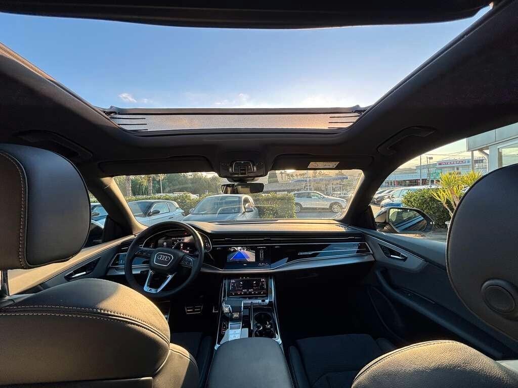 Audi Q8 S line esition 286 cv 2025/ 12.000 KM IVA ESPOSTA Tua a soli 849 Euro al mese