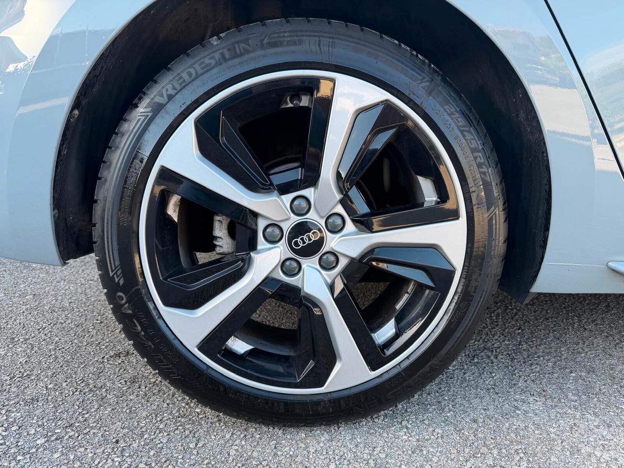 AUDI A1/SPB 30 TFSI/S LINE/ CERCHI 17/ B COLORE/XENO LED/TEL POST/VOL SPORTIVO/VETRI PRIVACY!!