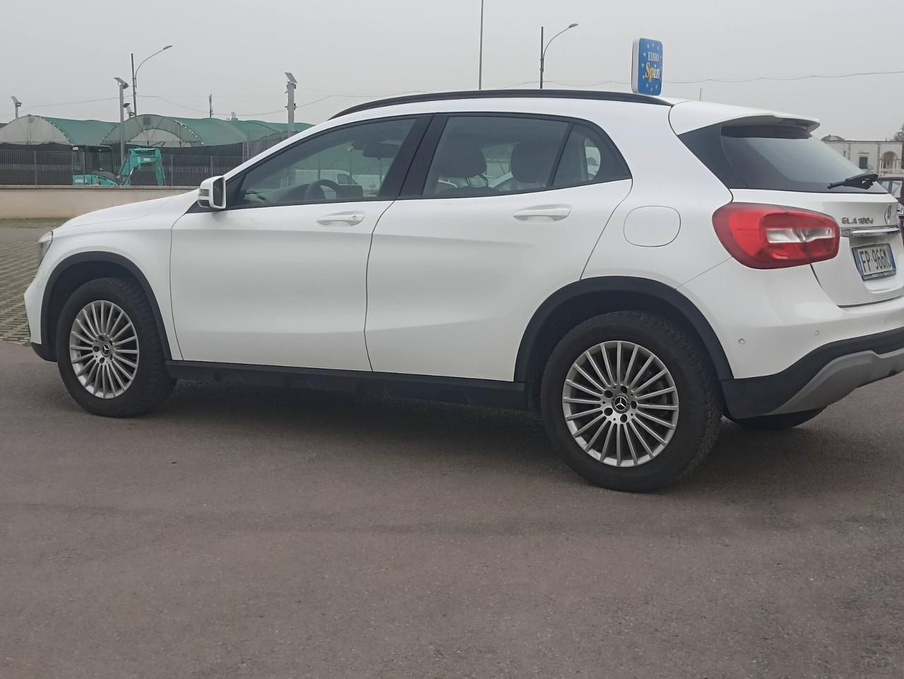 Mercedes-benz GLA 180 MERCEDES GLA 180 CDI 110cv 07/2018 KM 76.000 PROPIETARIO NAV/LED