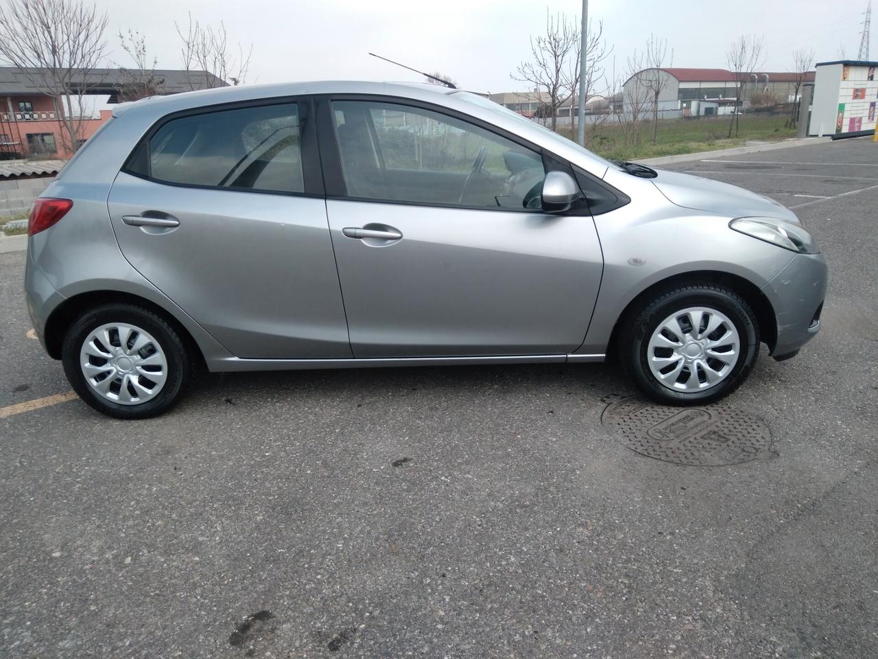 Mazda 2 Mazda2 1.3 16V 75CV 5p. Play GPL