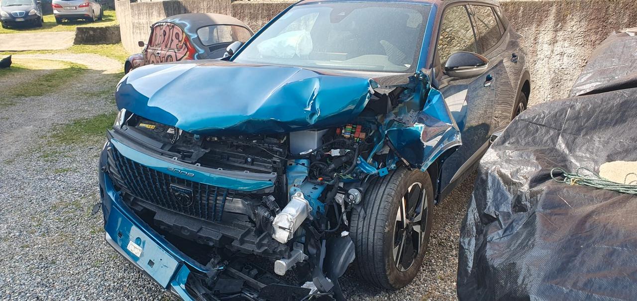 Peugeot 2008 Hybrid 145 e-DCS6 Style sinistrata