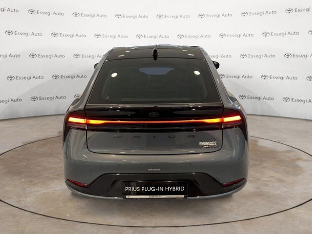 TOYOTA Prius 2.0 Plug-in Hybrid Lounge +