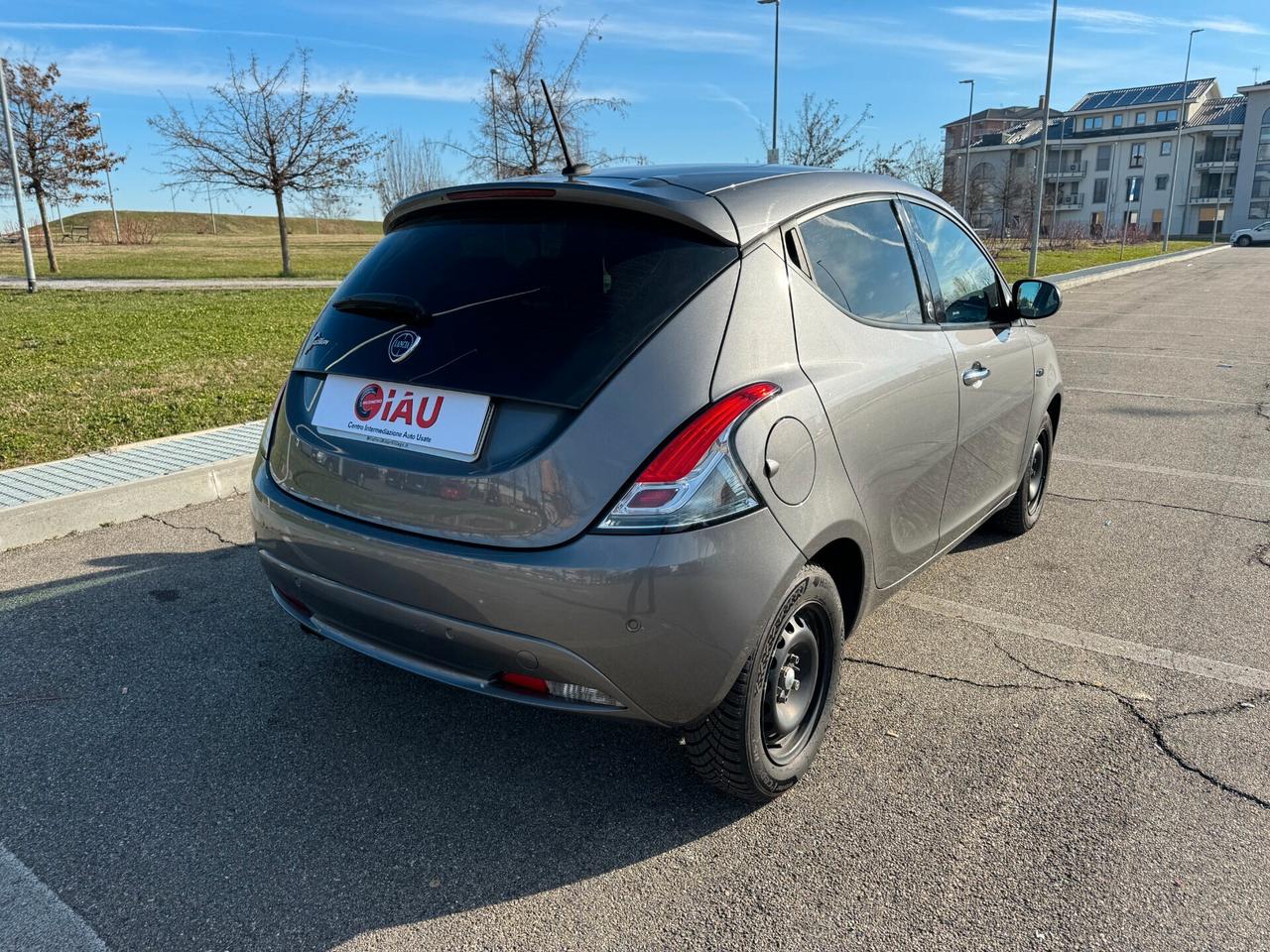 Lancia Ypsilon 1.2 69 CV 5 porte GPL Ecochic Platinum (179 € al mese)