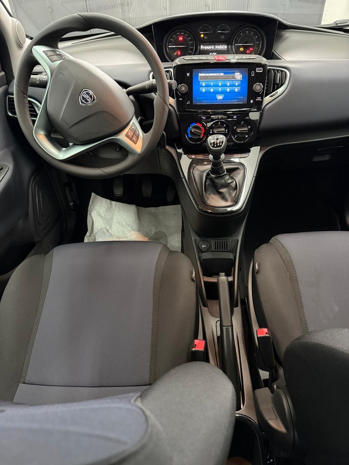 Lancia Ypsilon 1.0 FireFly 5 porte S&S Hybrid Gold Plus