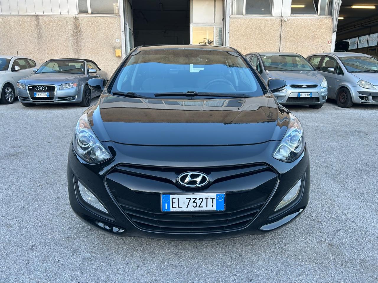 Hyundai i30 1.6 CRDi 5p. 150000km
