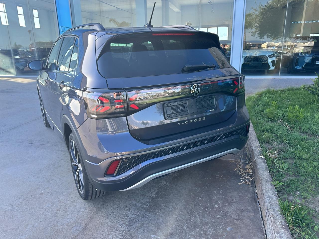 Volkswagen T-Cross R-Line 115cv possibilità noleggio no scoring