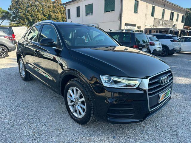 AUDI Q3 2.0 TDI 120 CV Business